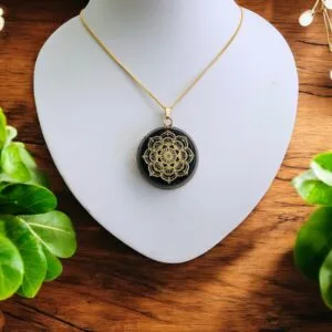 Elite shungiet shungite hanger orgonite hanger met Lotus symbool