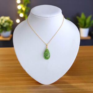 Peridoot Olivijn edelsteen hanger groene orgonite kettig hanger Handgemaakt sieraad met goud details