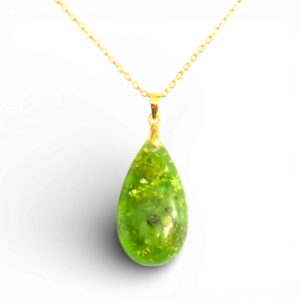 Peridoot Healing Prana Orgonite hanger met Gaia essence Cosmic Light en 24k goud