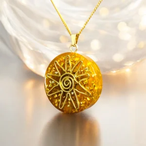 Handgemaakte Spiral Sun orgonite hanger met Zonnesteen en Maansteen