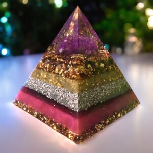 Orgonite piramide Gouden Driehoek grote piramide met tensor ring