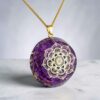 Orgonite hanger met Amethist 24 karaat goud, zilver, koper en messing Violet flame